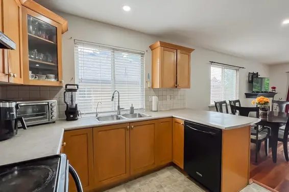 1553 Burrill Avenue, North Vancouver For Sale - image 6