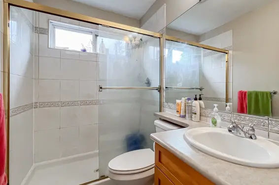 1553 Burrill Avenue, North Vancouver For Sale - image 8