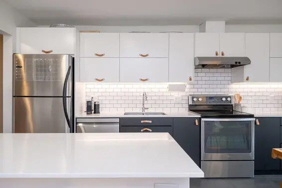 412 555 West 28 Street, North Vancouver