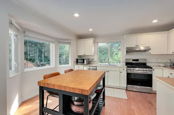 1400 Riverside Drive, North Vancouver For Sale - image 9