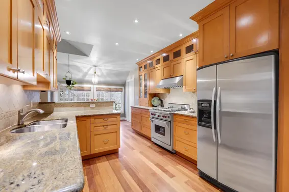 1509 Mahon Avenue, North Vancouver For Sale - image 2