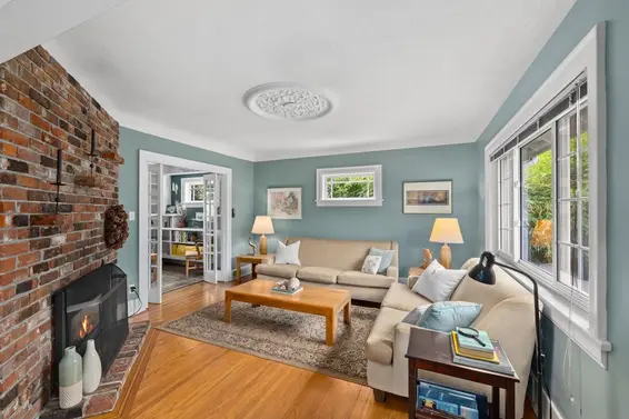 723 East 4th Street, North Vancouver For Sale - image 3