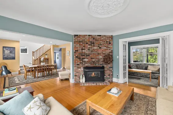 723 East 4th Street, North Vancouver For Sale - image 5