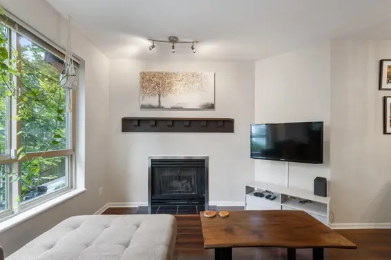 311 150 West 22nd Street, North Vancouver For Sale - image 4