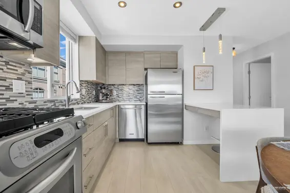 401 122 East 3rd Street, North Vancouver For Sale - image 6