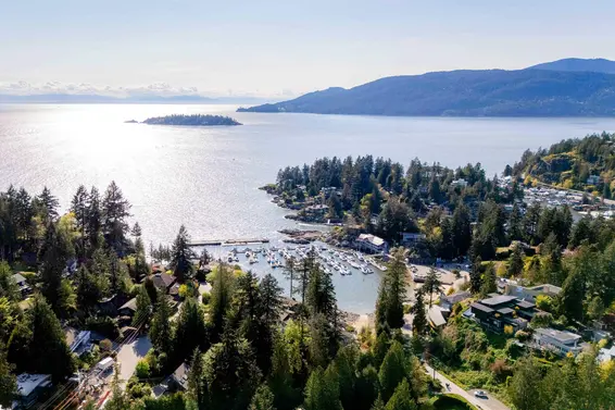 5252 Marine Drive, West Vancouver For Sale - image 8
