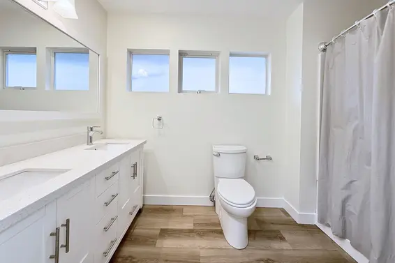 938 Leovista Avenue, North Vancouver For Sale - image 17