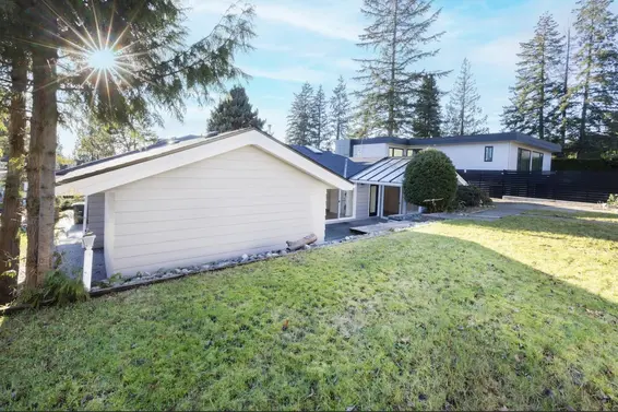 938 Leovista Avenue, North Vancouver For Sale - image 2
