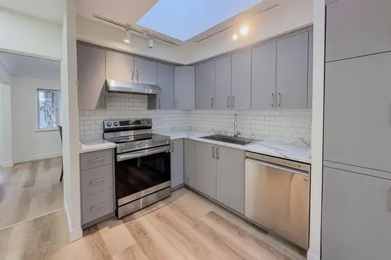 938 Leovista Avenue, North Vancouver For Sale - image 22
