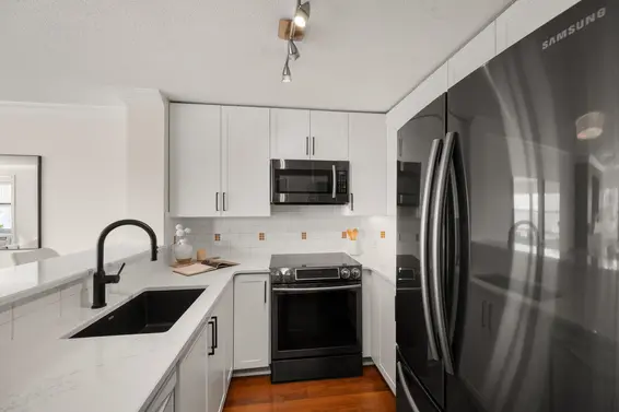 301 124 West 3rd Street, North Vancouver For Sale - image 3