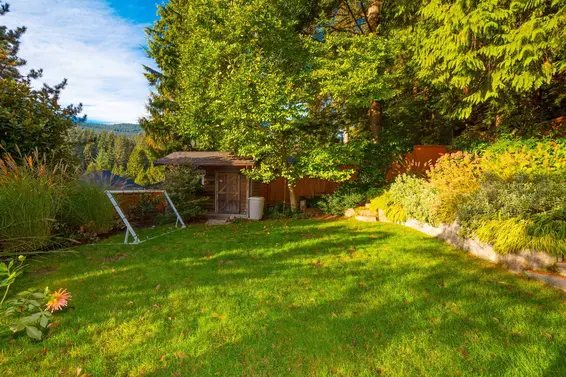 4592 Cove Cliff Road, North Vancouver For Sale - image 36