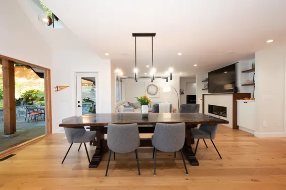 4592 Cove Cliff Road, North Vancouver For Sale - image 7
