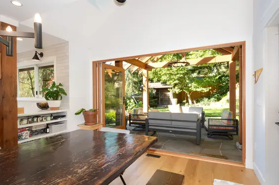 4592 Cove Cliff Road, North Vancouver For Sale - image 8