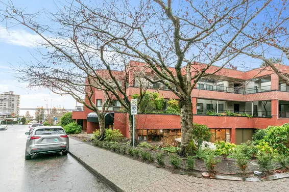 204 2408 Haywood Avenue, West Vancouver For Sale - image 2