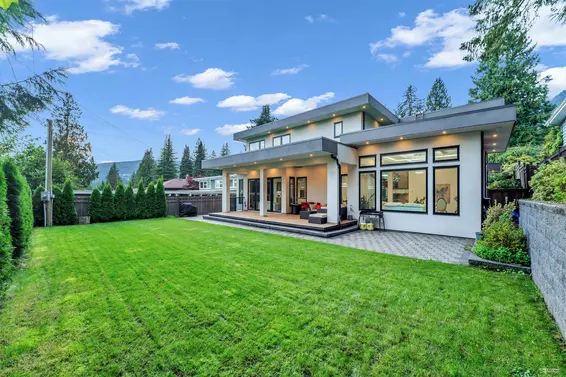 929 Canyon Boulevard, North Vancouver For Sale - image 3