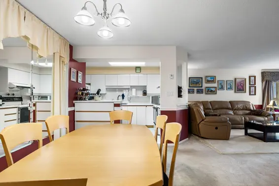 301 106 West Kings Road, North Vancouver For Sale - image 12