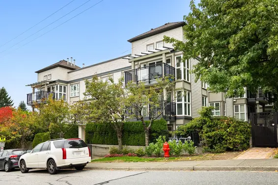 301 106 West Kings Road, North Vancouver For Sale - image 2