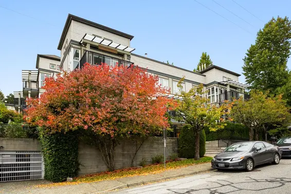 301 106 West Kings Road, North Vancouver For Sale - image 3