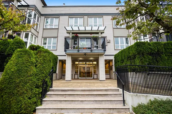 301 106 West Kings Road, North Vancouver For Sale - image 4