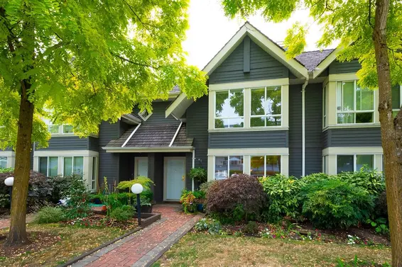 102 209 East 6Th Street, North Vancouver