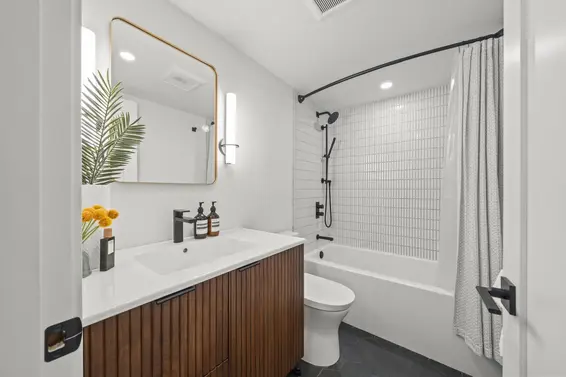 206 327 West 2nd Street, North Vancouver For Sale - image 4