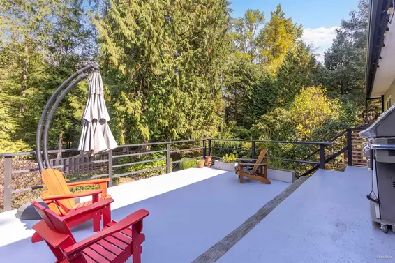4482 Cove Cliff Road, North Vancouver For Sale - image 2