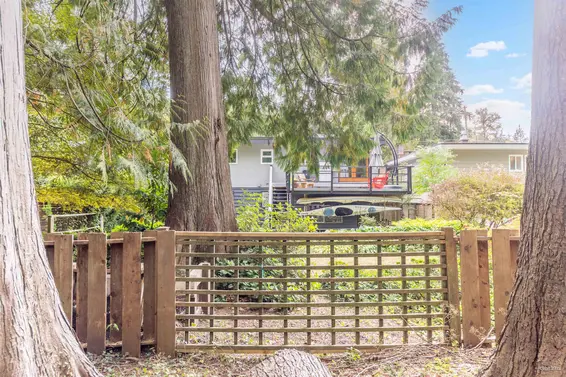 4482 Cove Cliff Road, North Vancouver For Sale - image 40