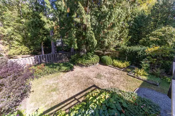 4482 Cove Cliff Road, North Vancouver For Sale - image 7