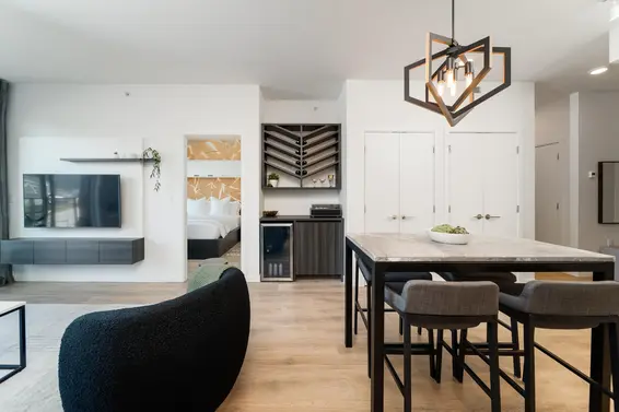 517 725 Marine Drive, North Vancouver For Sale - image 4