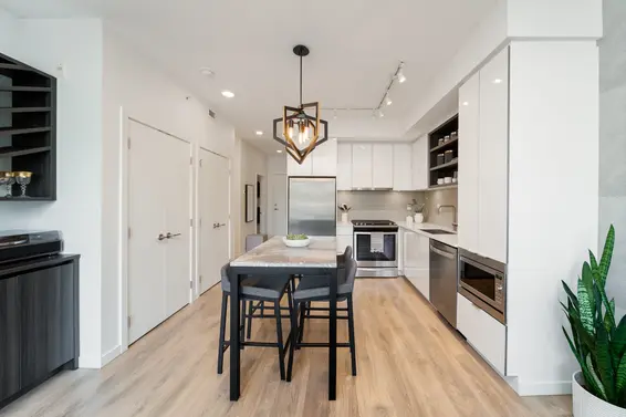 517 725 Marine Drive, North Vancouver For Sale - image 7