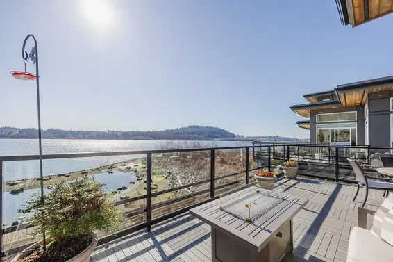 3913 Cates Landing Way, North Vancouver For Sale - image 2