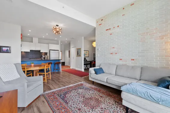 211 105 West 2Nd Street, North Vancouver