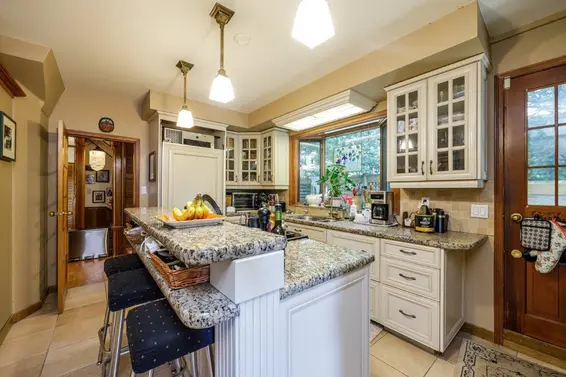368 East Kings Road, North Vancouver For Sale - image 10