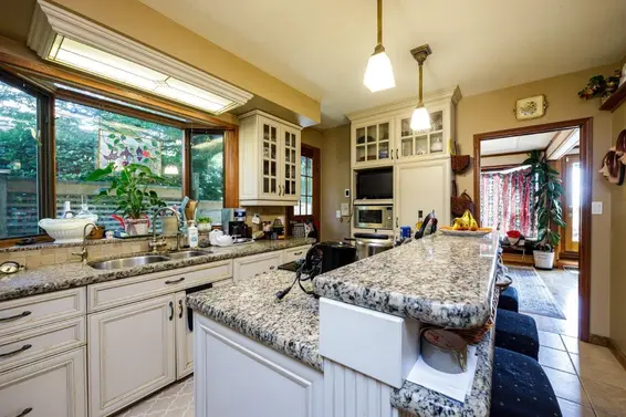 368 East Kings Road, North Vancouver For Sale - image 7