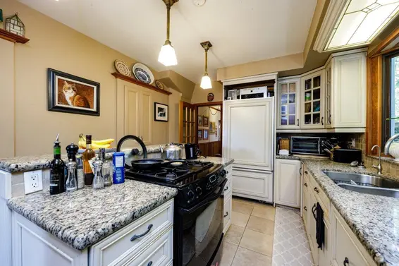 368 East Kings Road, North Vancouver For Sale - image 9
