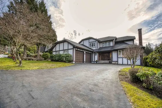 5520 Cliffridge Place, North Vancouver