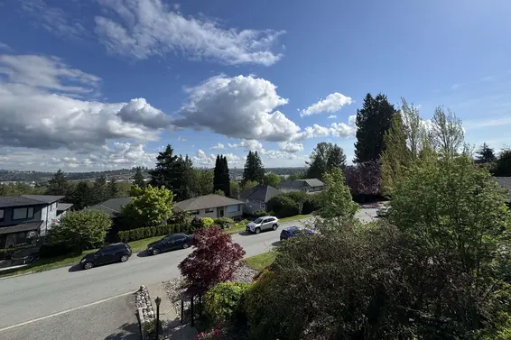1140 Cloverley Street, North Vancouver For Sale - image 10