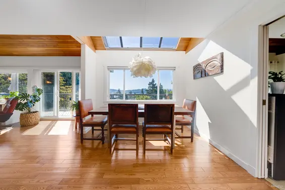 1140 Cloverley Street, North Vancouver For Sale - image 14