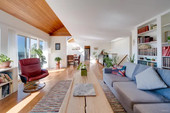 1140 Cloverley Street, North Vancouver For Sale - image 17