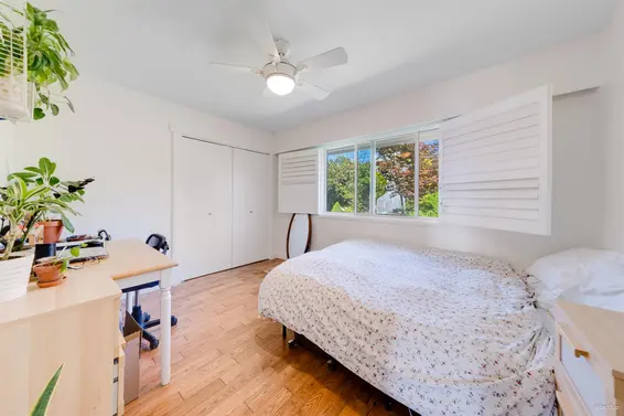 1140 Cloverley Street, North Vancouver For Sale - image 25