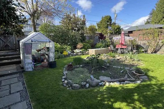 1140 Cloverley Street, North Vancouver For Sale - image 5