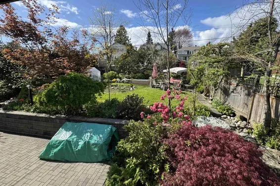 1140 Cloverley Street, North Vancouver For Sale - image 9