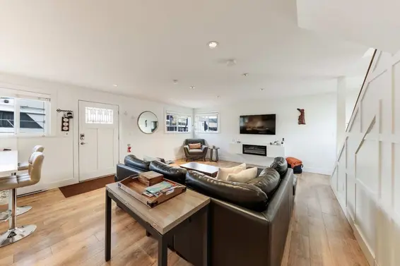 A015 415 Esplanade Avenue, North Vancouver For Sale - image 12