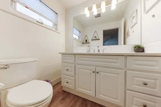 A015 415 Esplanade Avenue, North Vancouver For Sale - image 23