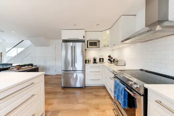 A015 415 Esplanade Avenue, North Vancouver For Sale - image 3