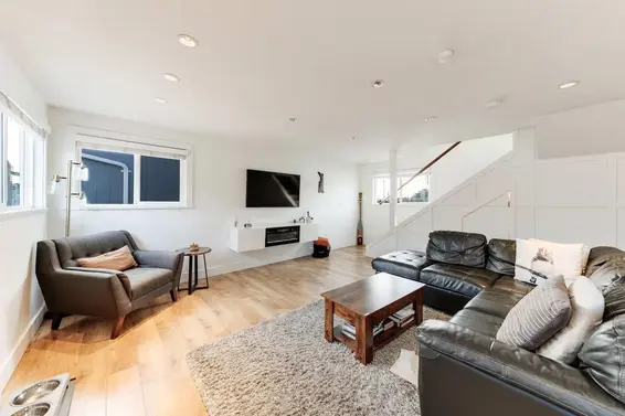 A015 415 Esplanade Avenue, North Vancouver For Sale - image 8