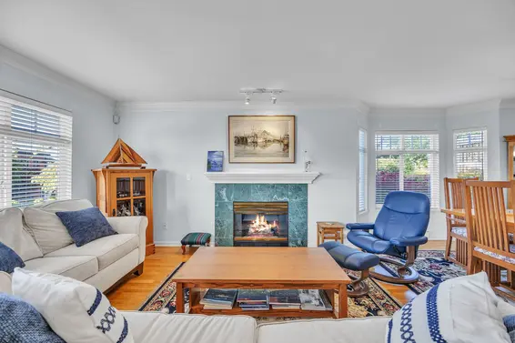 201 288 East 6th Street, North Vancouver For Sale - image 4