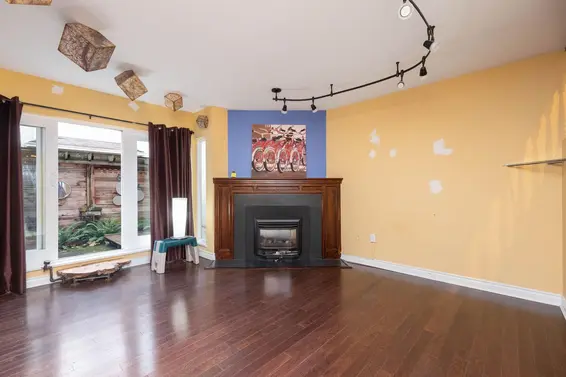 3 237 West 16th Street, North Vancouver For Sale - image 12