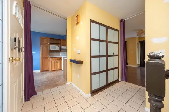 3 237 West 16th Street, North Vancouver For Sale - image 4