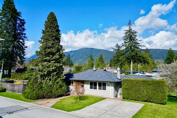 2940 Colwood Drive, North Vancouver